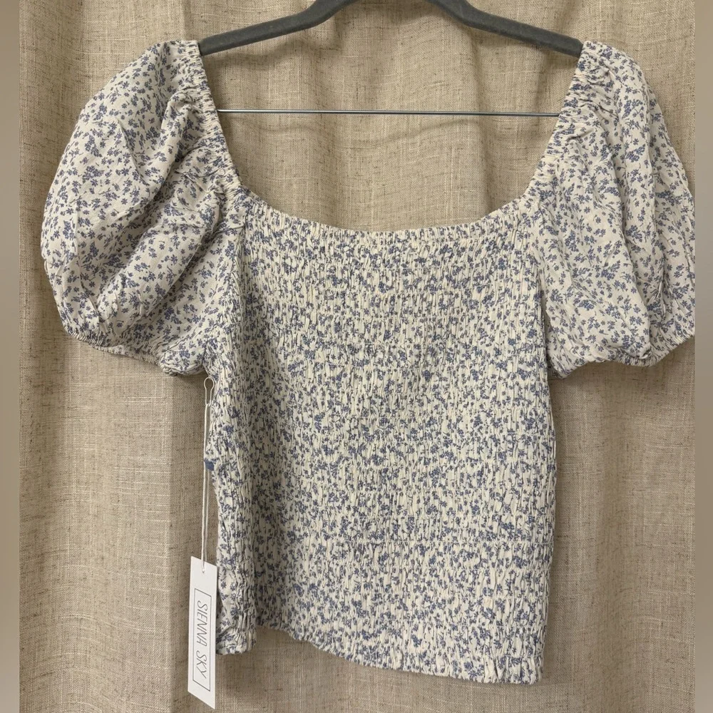 Sienna Sky Blue and White Floral Blouse NWT - Picture 2 of 4